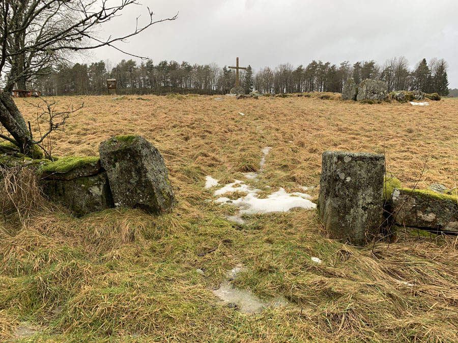 Höljebacka kyrkoruiner