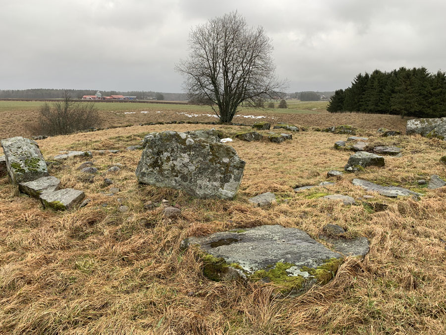 Höljebacka kyrkoruiner